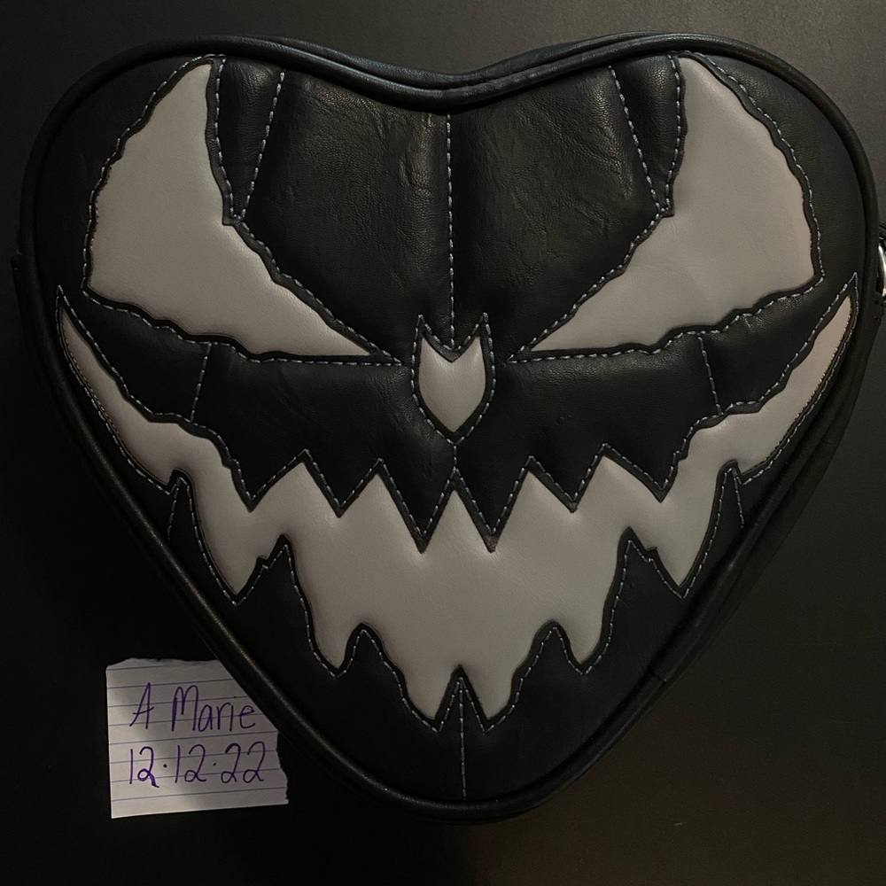 Love Pain And Stitches Pumpkin Kult Bag